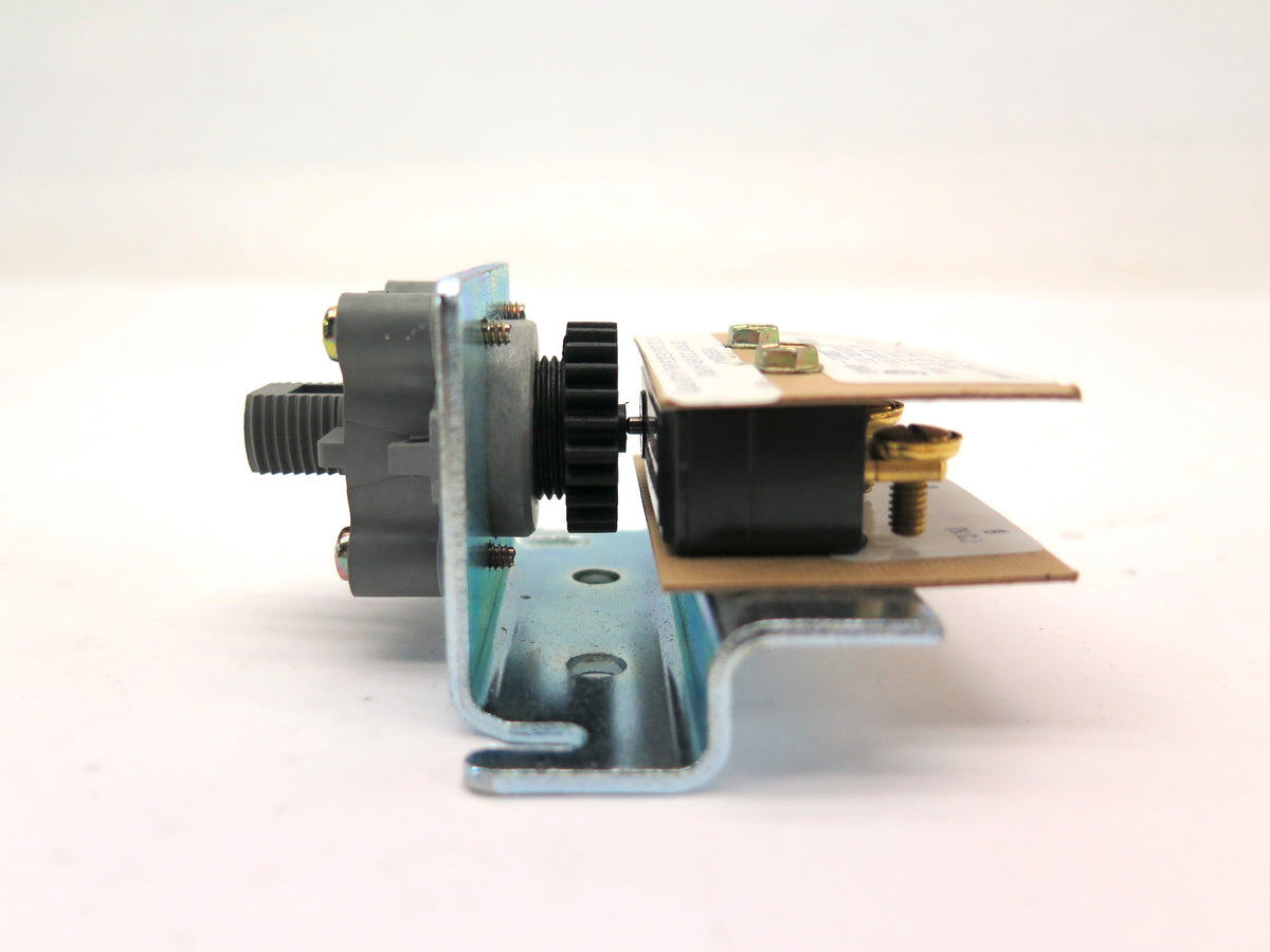 Honeywell P658B1004-1 Electric/Pneumatic Switch 27.5 KPA Set Point 4Psi SER 91 - Advance Operations