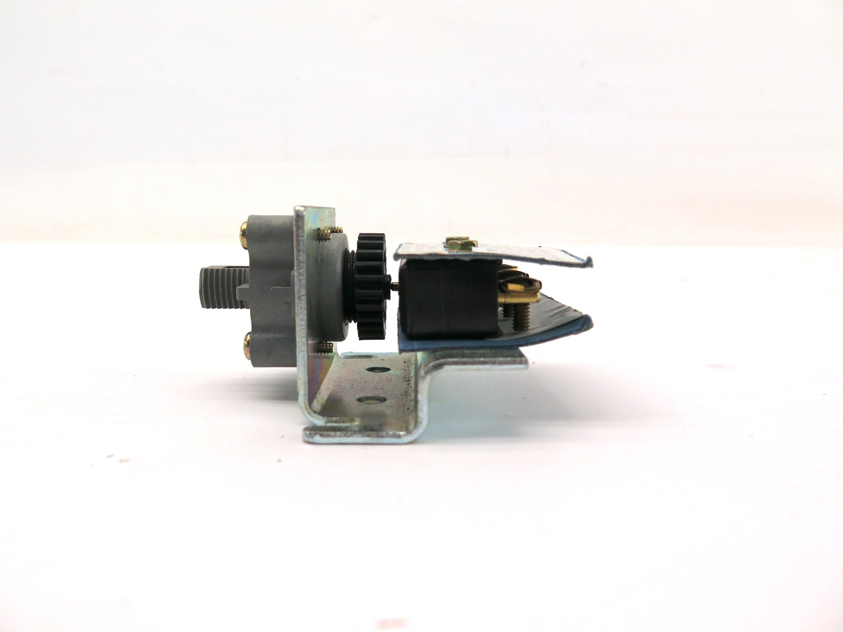 Honeywell P658B1012-1 Electric/Pneumatic Switch 69 KPA Set Point 10Psi - Advance Operations