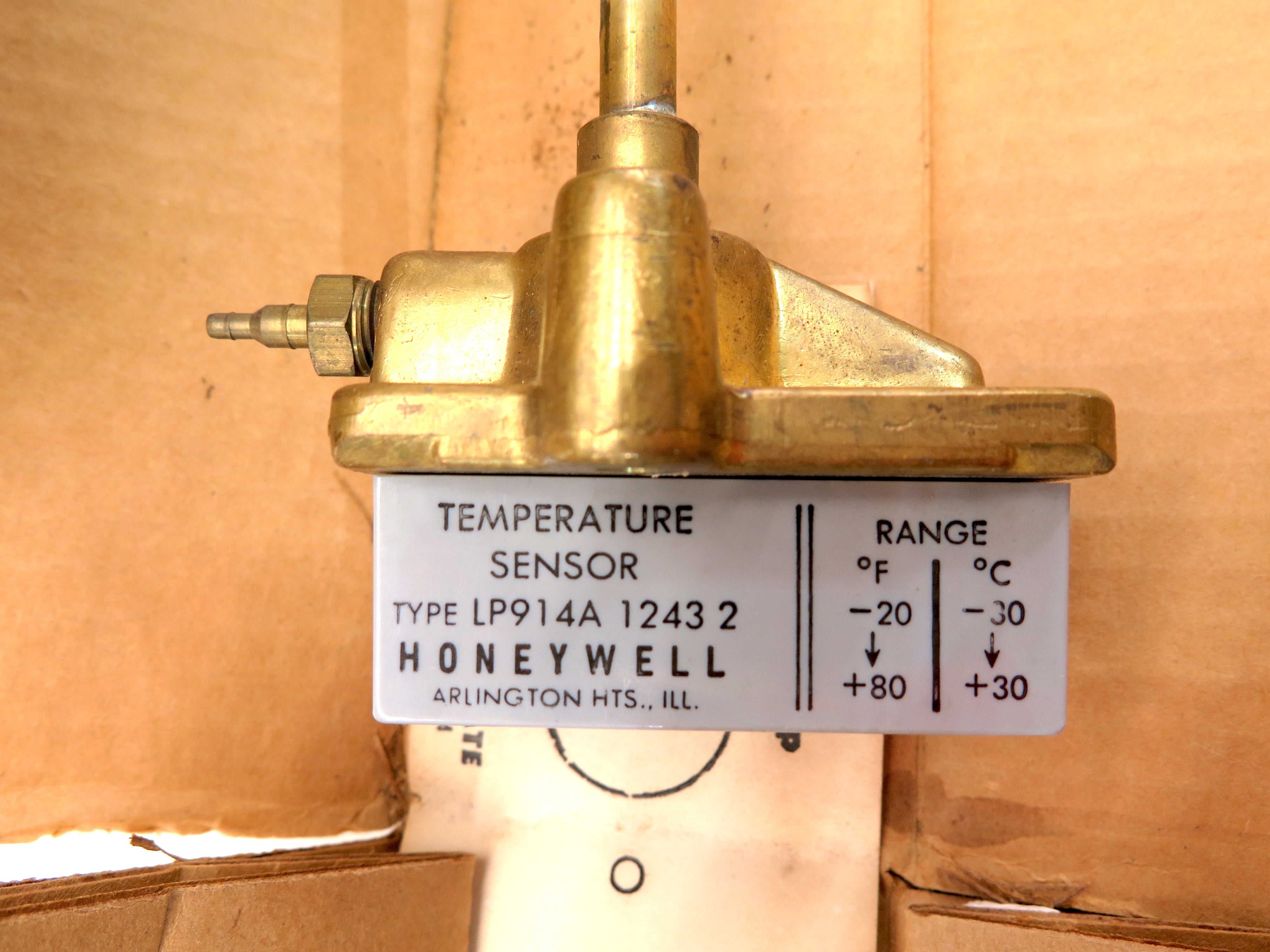 Honeywell LP914A 1243 2 Air Duct Temperature Sensor - Advance Operations