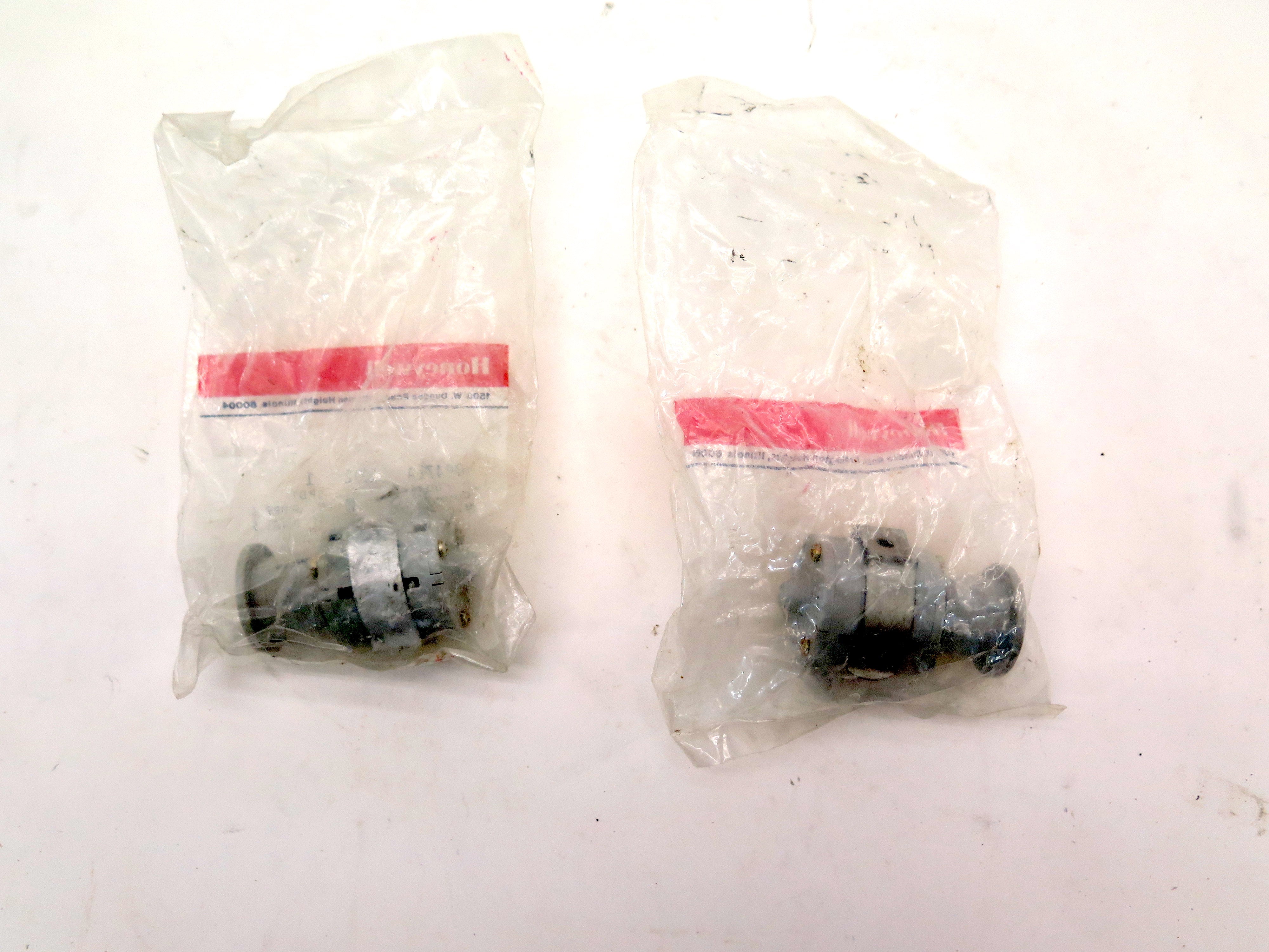 Honeywell RP471A 1002 Pneumatic Relay LOT OF 2 - Advance Operations