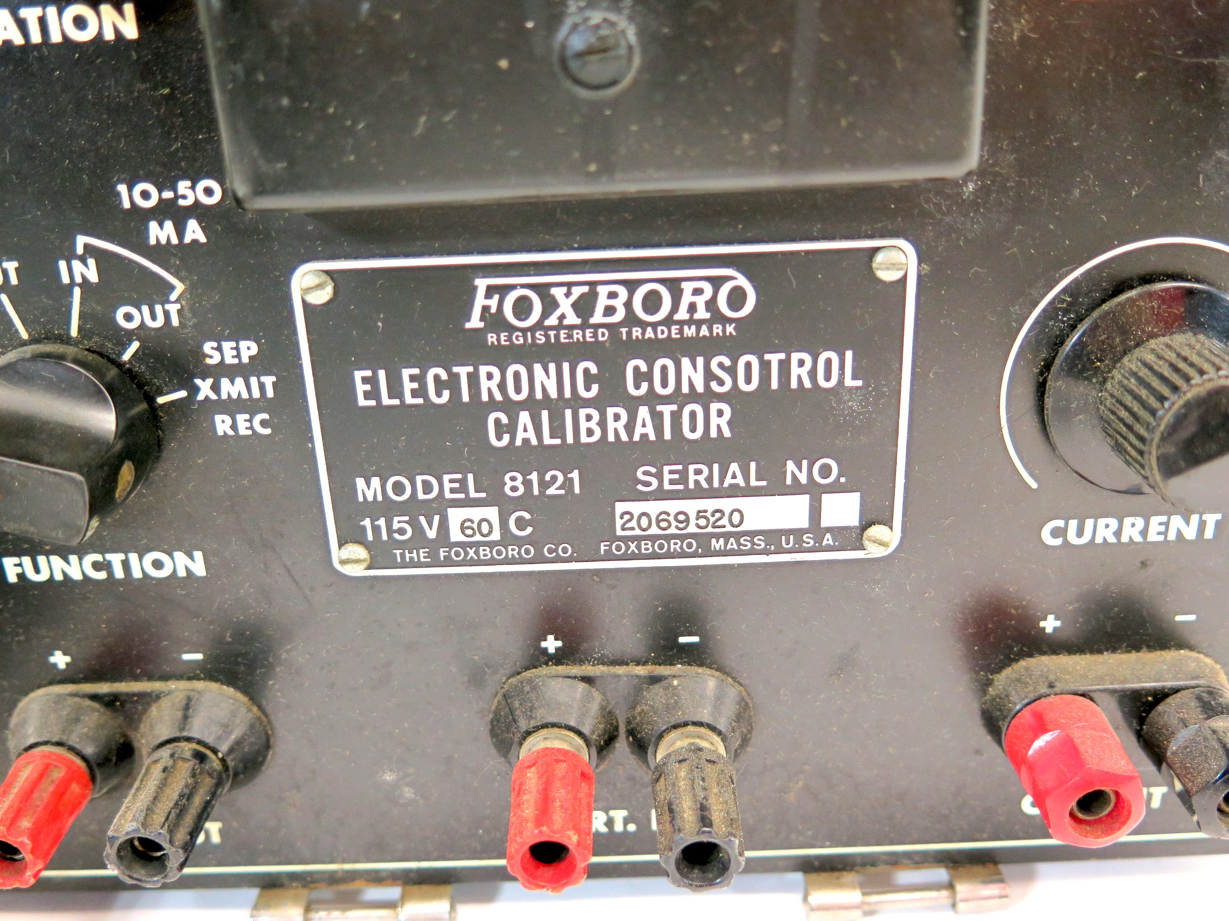 Foxboro Model 8121 Electronic Consotrol Calibrator 120 Vac - Advance Operations