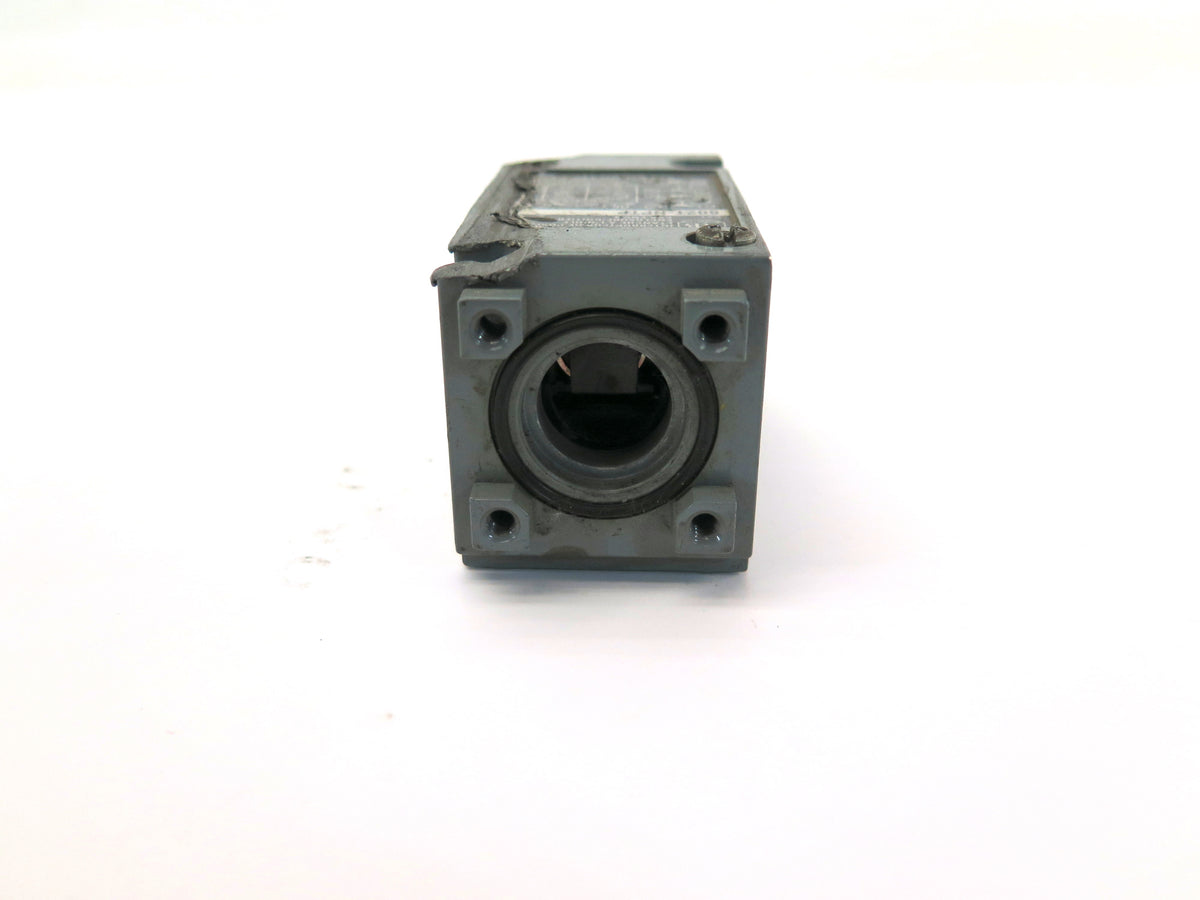 Allen-Bradley 802-NPTP Oiltight Limit Switch - Advance Operations