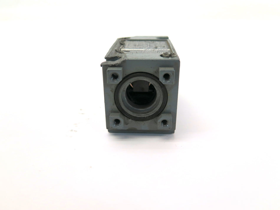 Allen-Bradley 802-NPTP Oiltight Limit Switch - Advance Operations