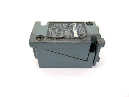 Allen-Bradley 802-NPTP Oiltight Limit Switch - Advance Operations