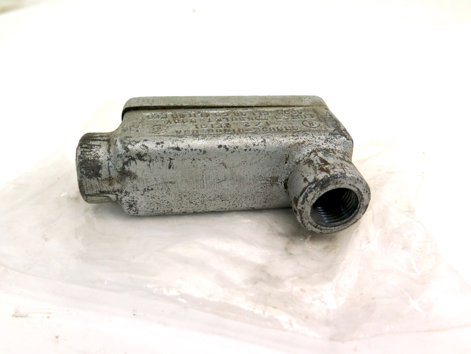 Eaton Crouse Hinds 1/2 OELB1 series Condulet conduit outlet body with cover - Advance Operations