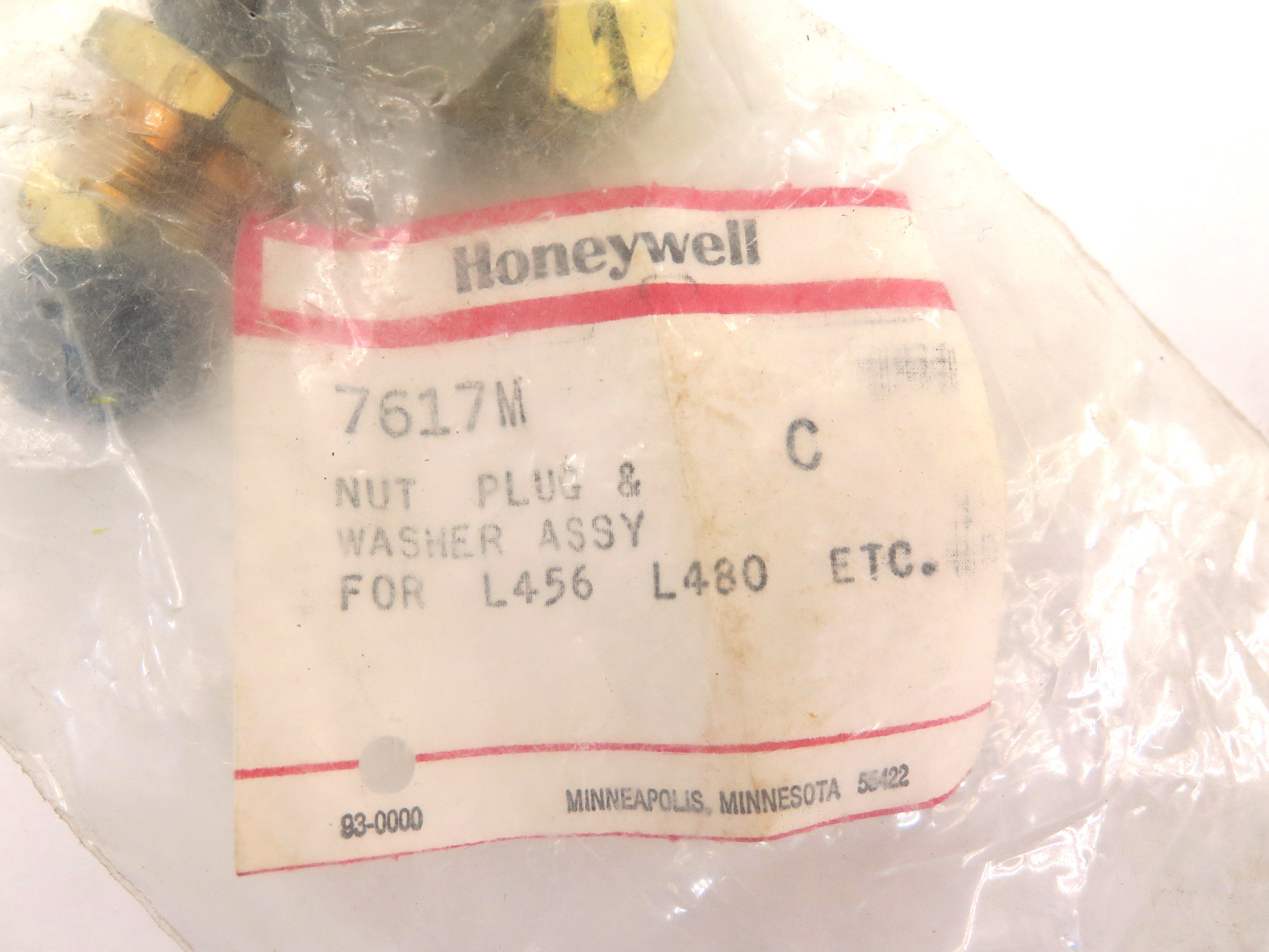 Honeywell 7617M Nut Plug & Washer Assy For L456 L480 Etc. - Advance Operations