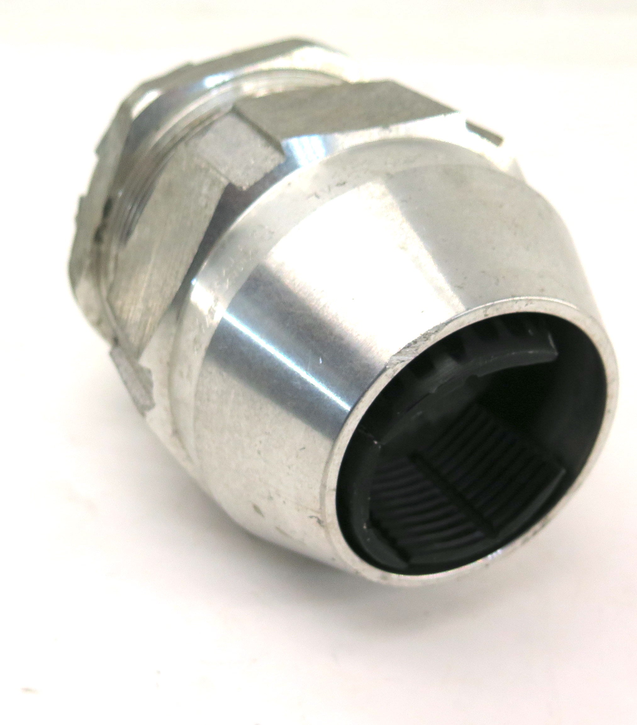 Thomas & Betts Tray & Cord / Aluminium Cable Fitting TCF250-252AL 2.5"  Read - Advance Operations