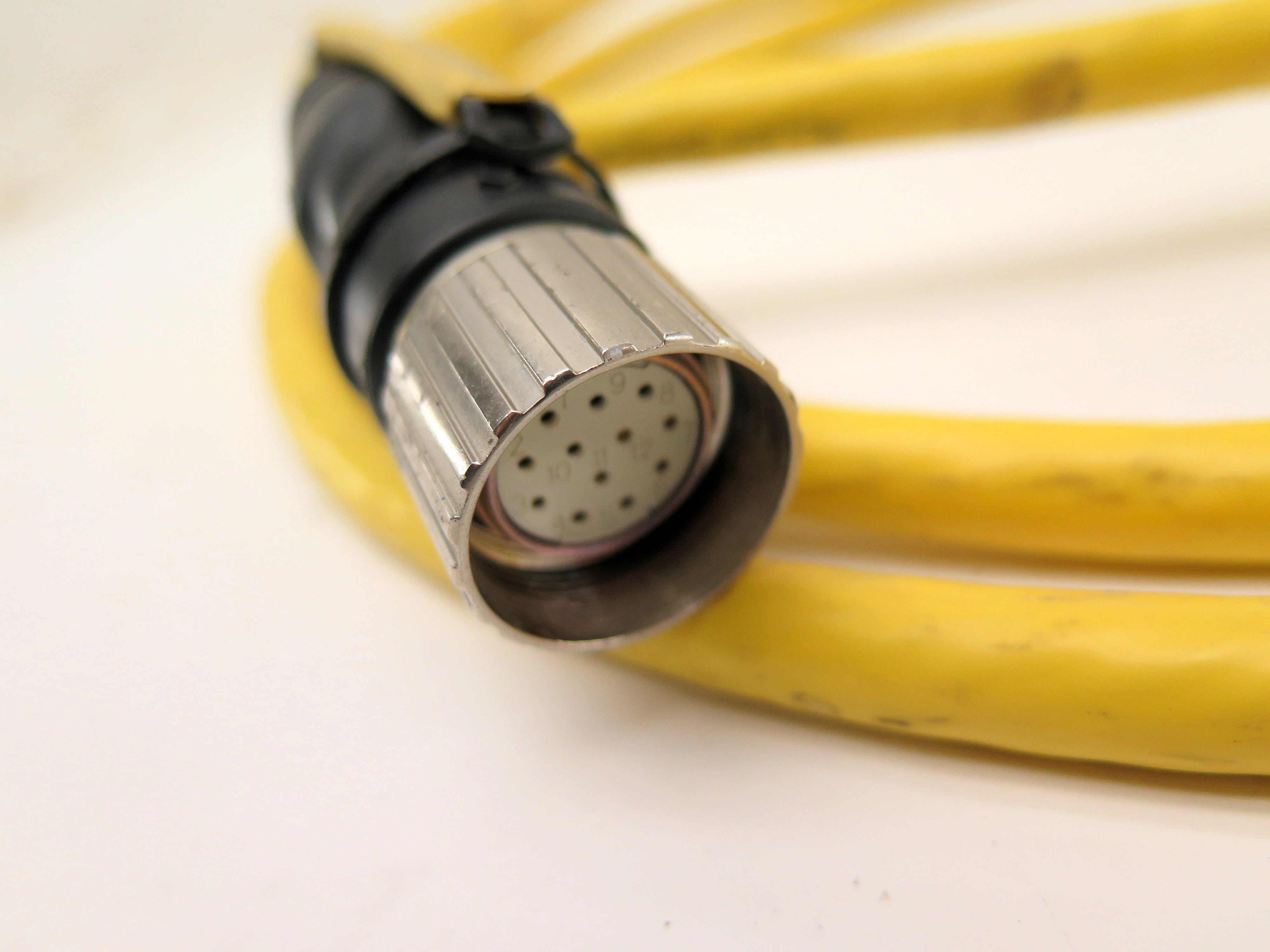 Allen-Bradley 889M-F12AH-10 Cable 12Pin Patchcord 9FT - Advance Operations