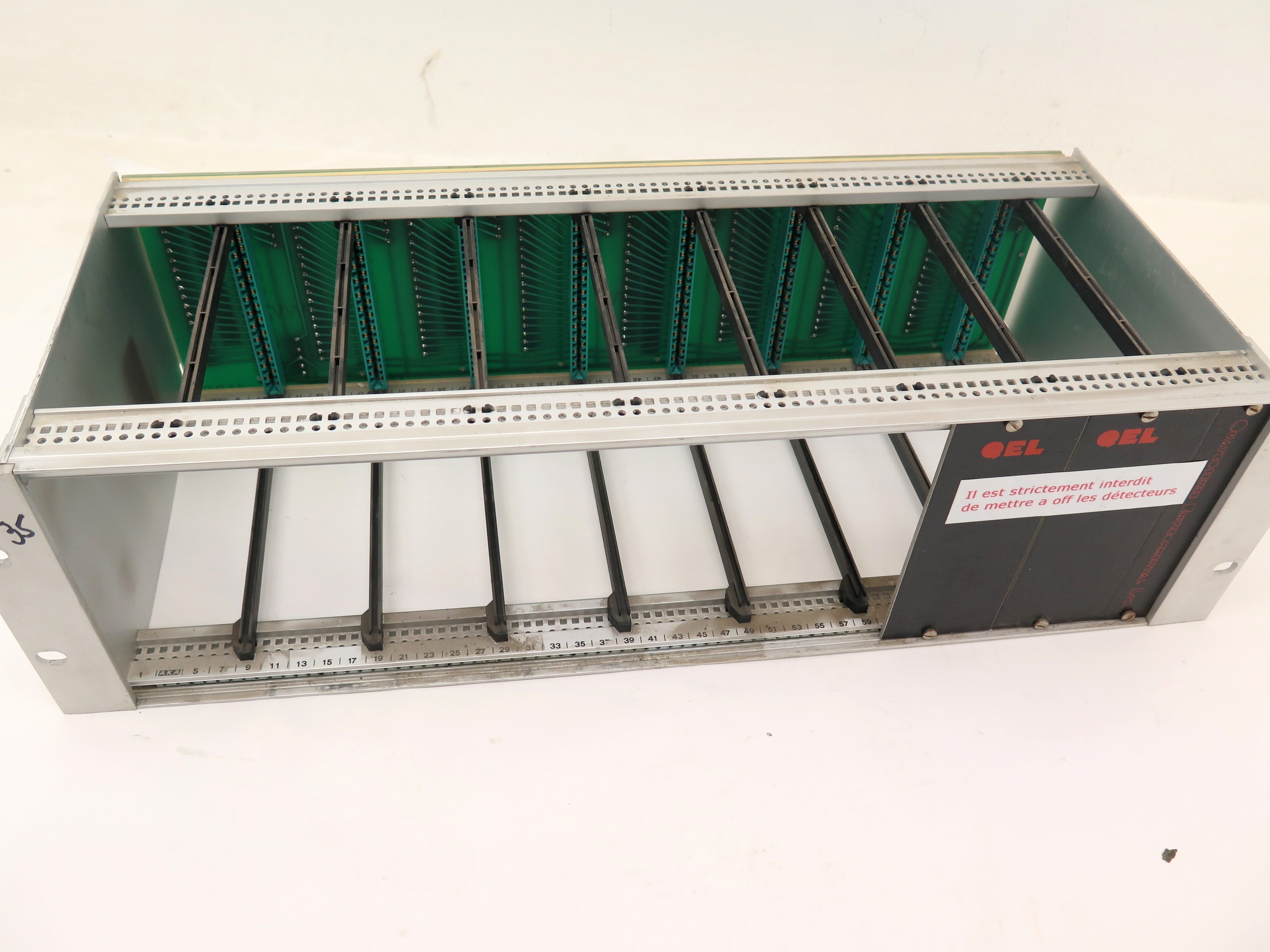 Quattrosense Environmental LTD 8 Slot Chassis QCR-580 - Advance Operations