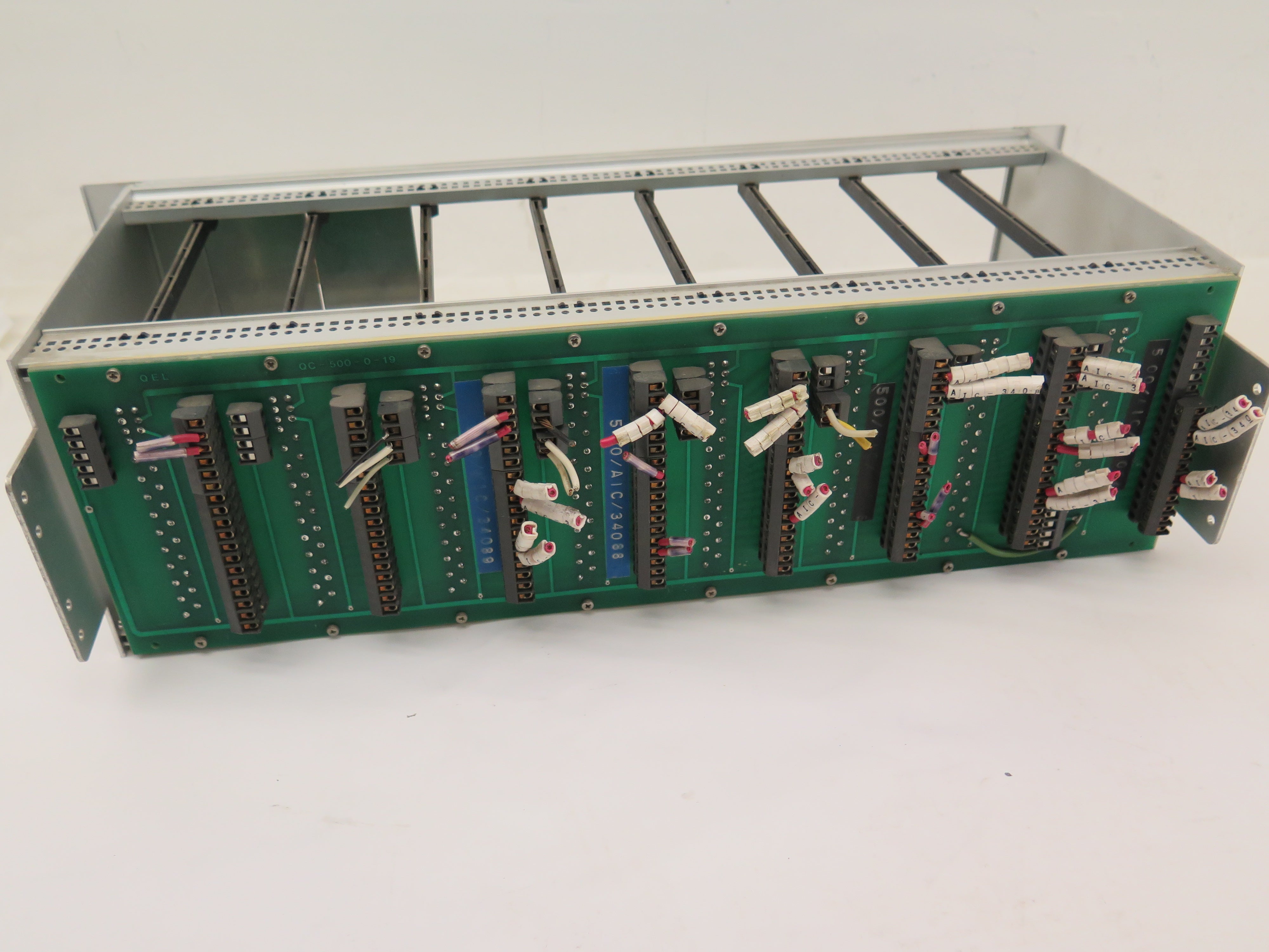 Quattrosense Environmental LTD 8 Slot Chassis QCR-580 - Advance Operations
