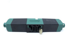 Load image into Gallery viewer, Numatics 081SS400M000061 Solenoid Valve Manifold - Advance Operations
