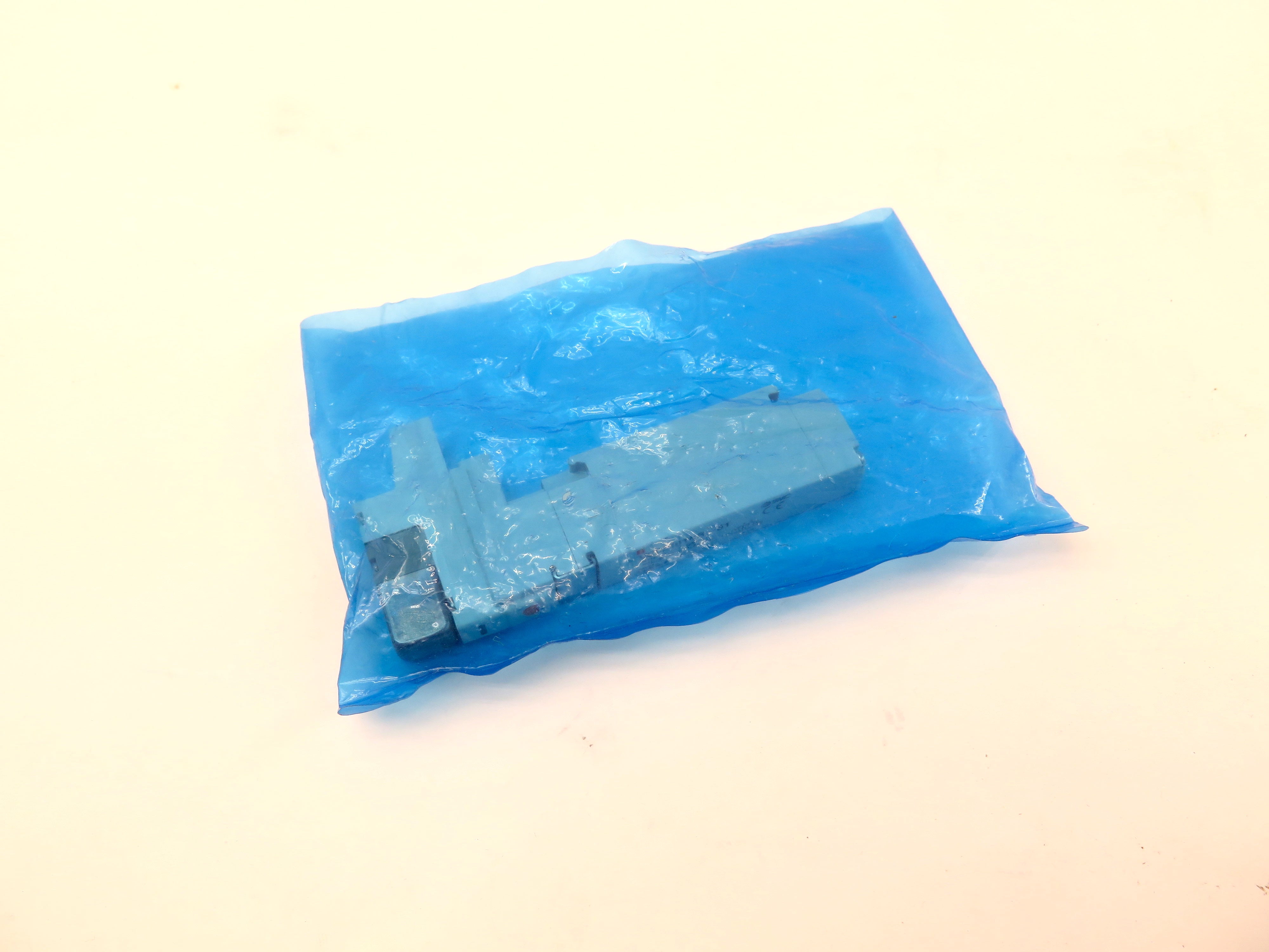 SMC VQC2101NR-51 Solenoid Valve Plug-In - Advance Operations