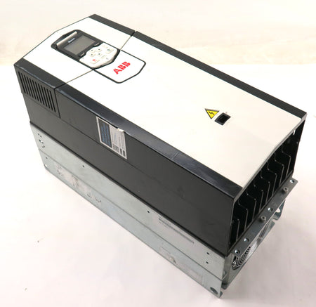 ABB ACS880-01-084A-7 AC Drive 100 kVA 525-690Vac 77-84A HVAC Bluetooth Control - Advance Operations