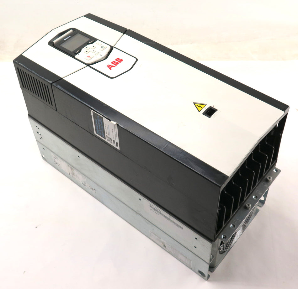 ABB ACS880-01-084A-7 AC Drive 100 kVA 525-690Vac 77-84A HVAC Bluetooth Control - Advance Operations