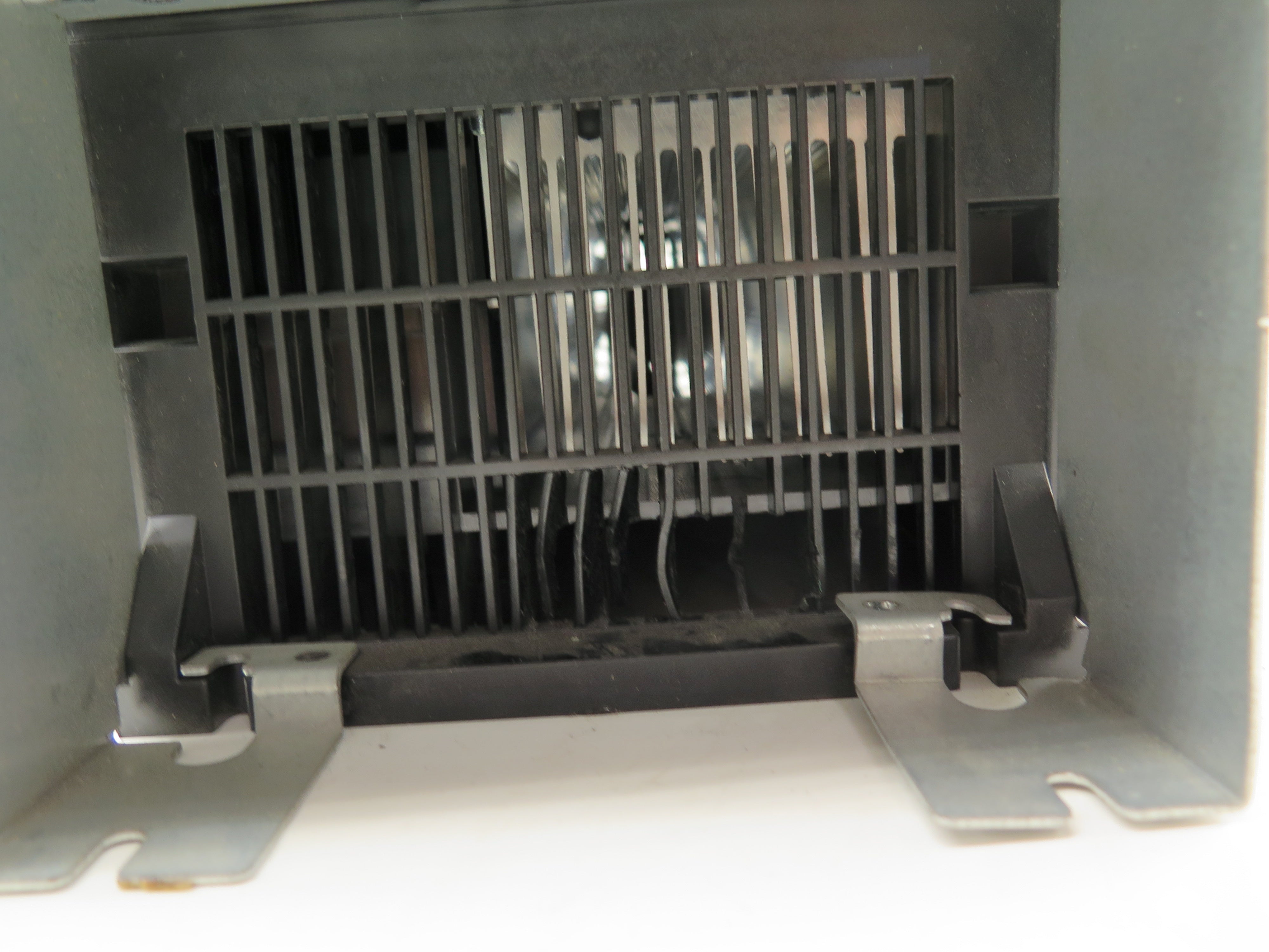 ABB ACS880-01-09A9-7 AC Drive 7.5kW 525-690Vac - Advance Operations