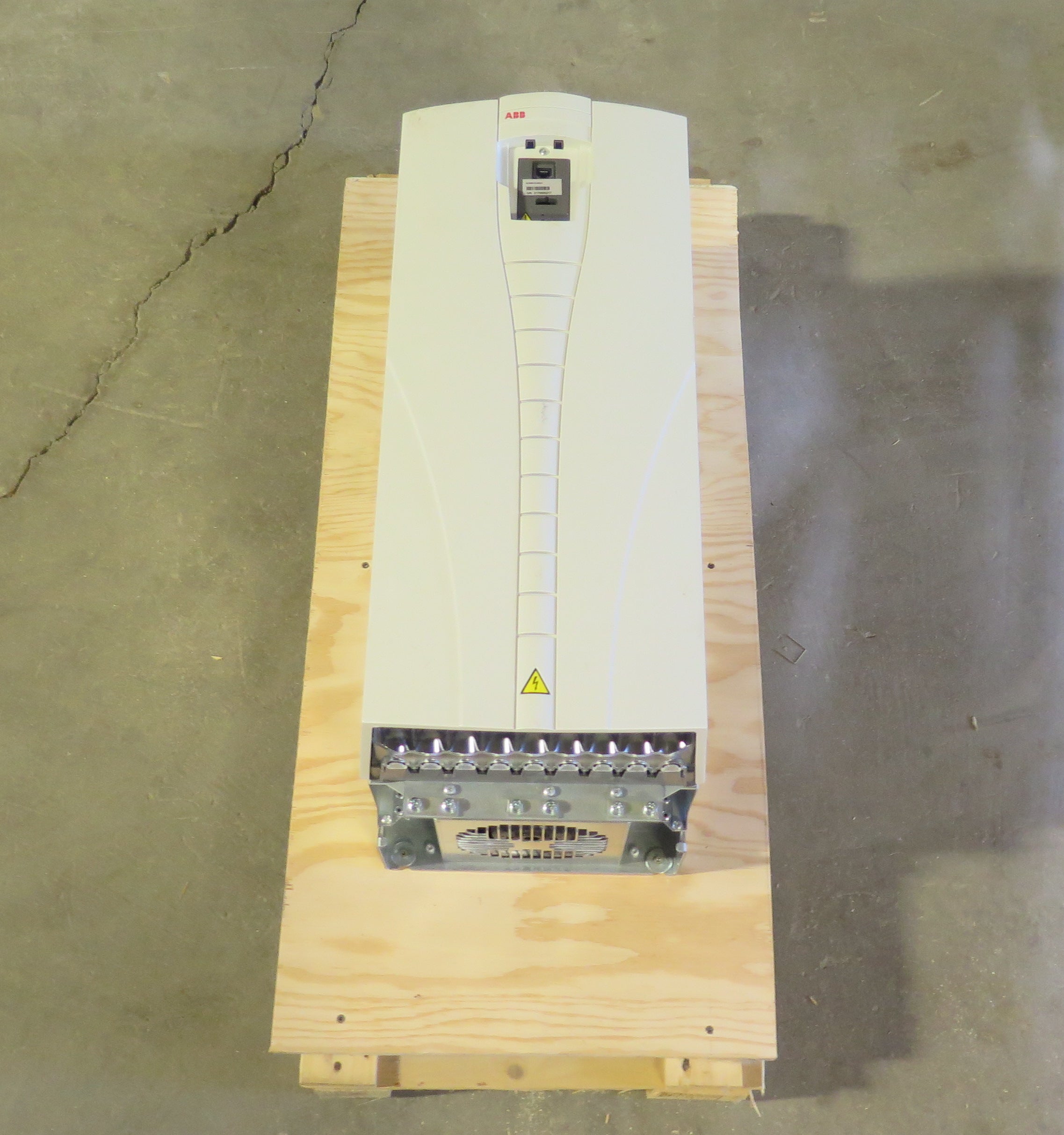 ABB ACS550-U1-099A-6 AC Drive 100HP 500-600Vac 99A 75kW *READ* - Advance Operations